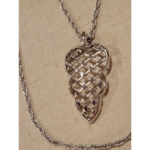 VTG Crown Trifari Silver Tone Double Twist Chain Modernist Diamond Cut Pendant - Picture 6 of 9